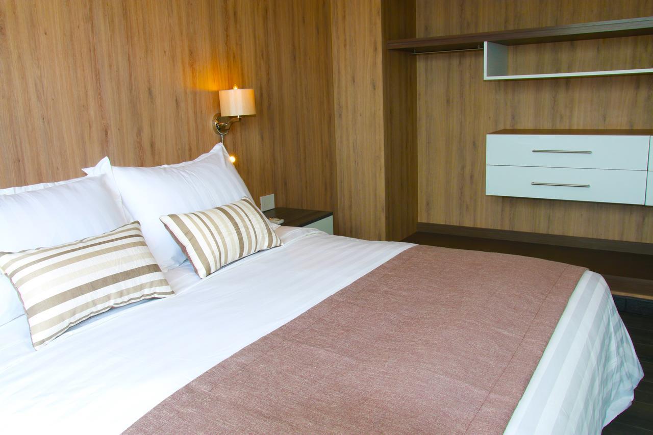 Urban Suites Apart Hotel Санта-Крус-де-ла-Сьерра Экстерьер фото